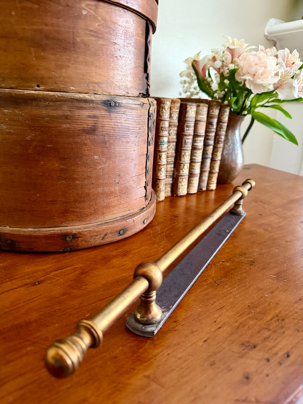 Brass Shelf Rail (salvage)