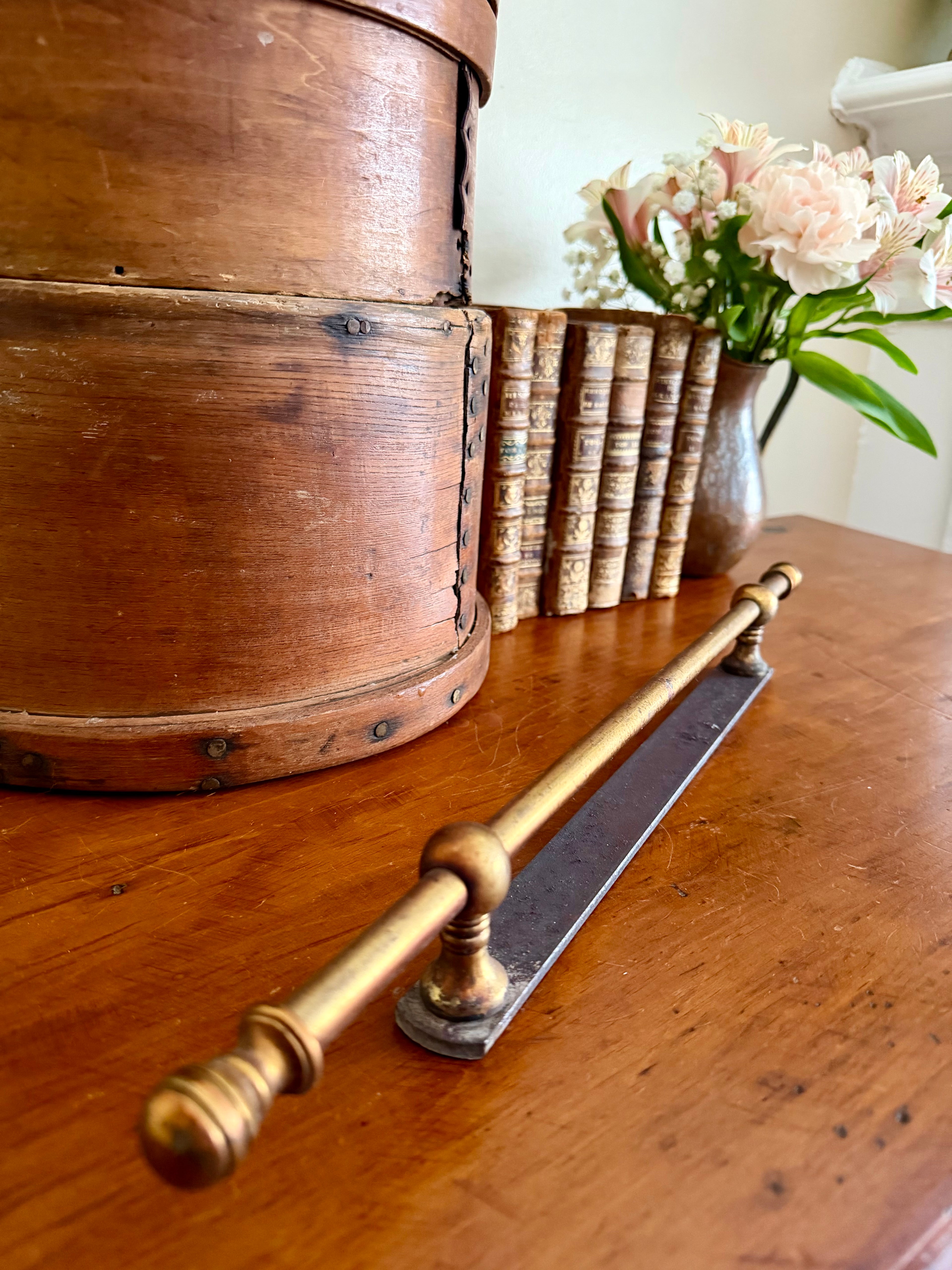 Brass Shelf Rail (salvage)