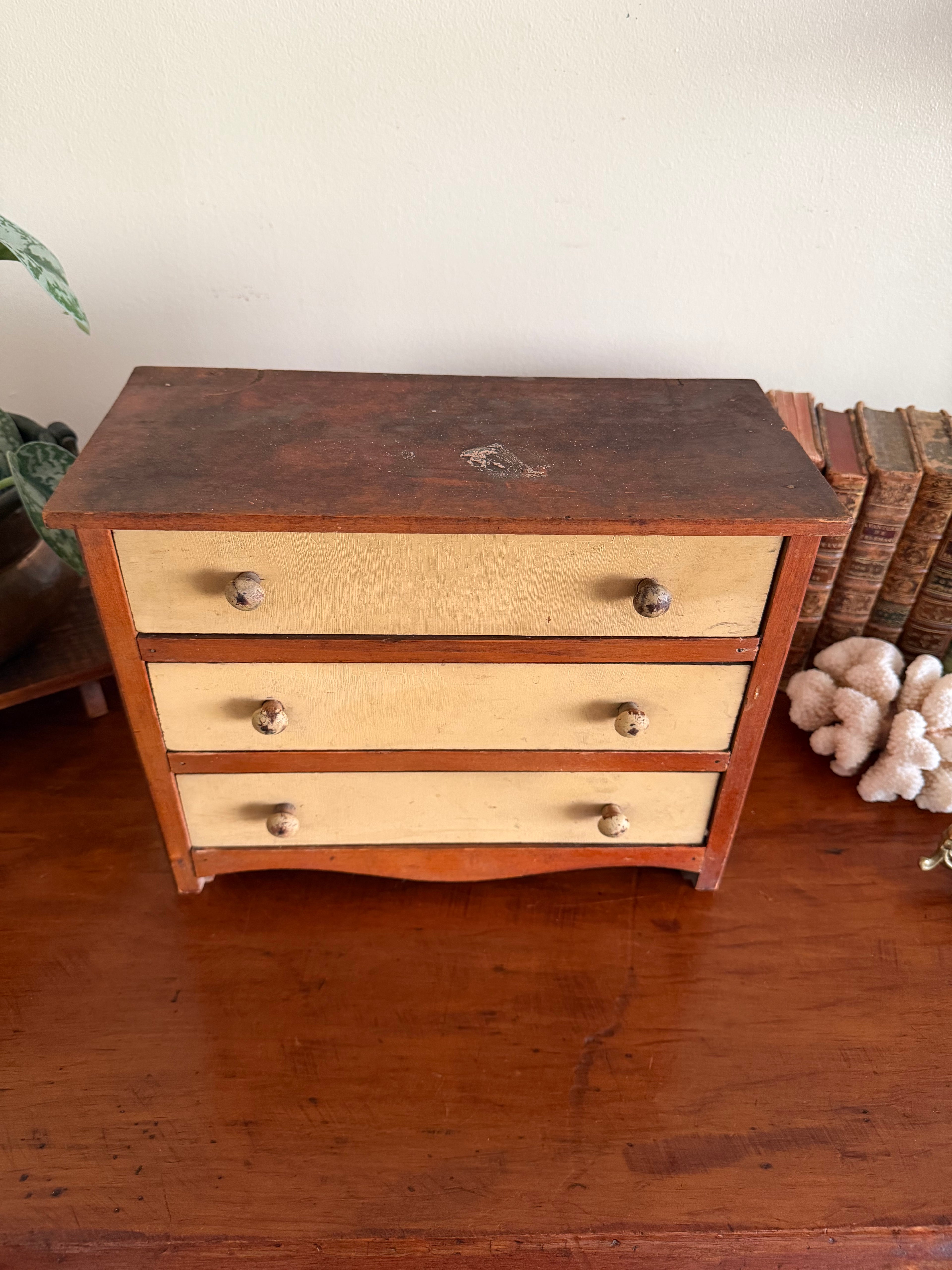 Vintage Wood 3-Drawer Mini Dresser/Chest