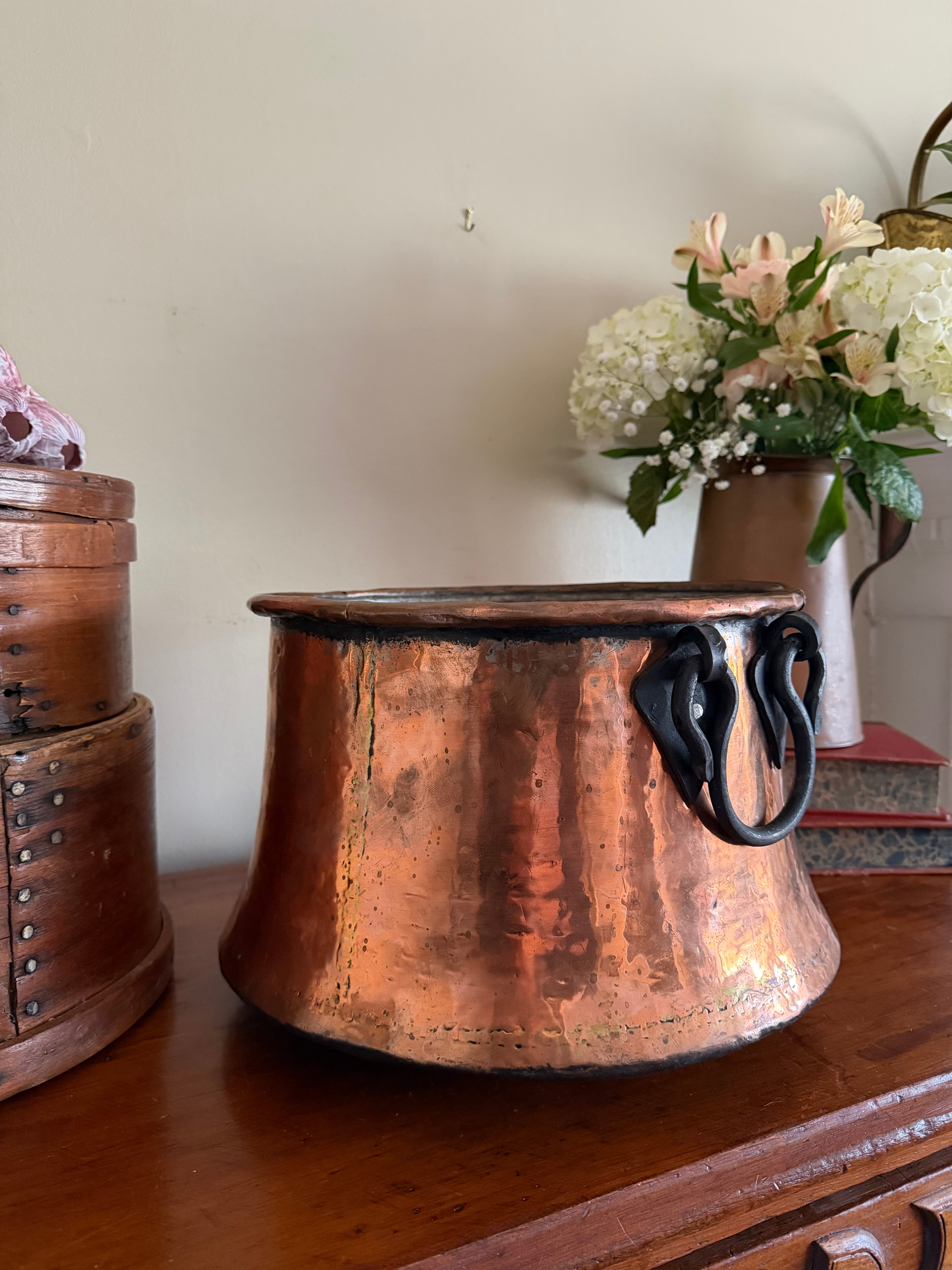 *FREE SHIPPING* Large Antique Copper Cauldron