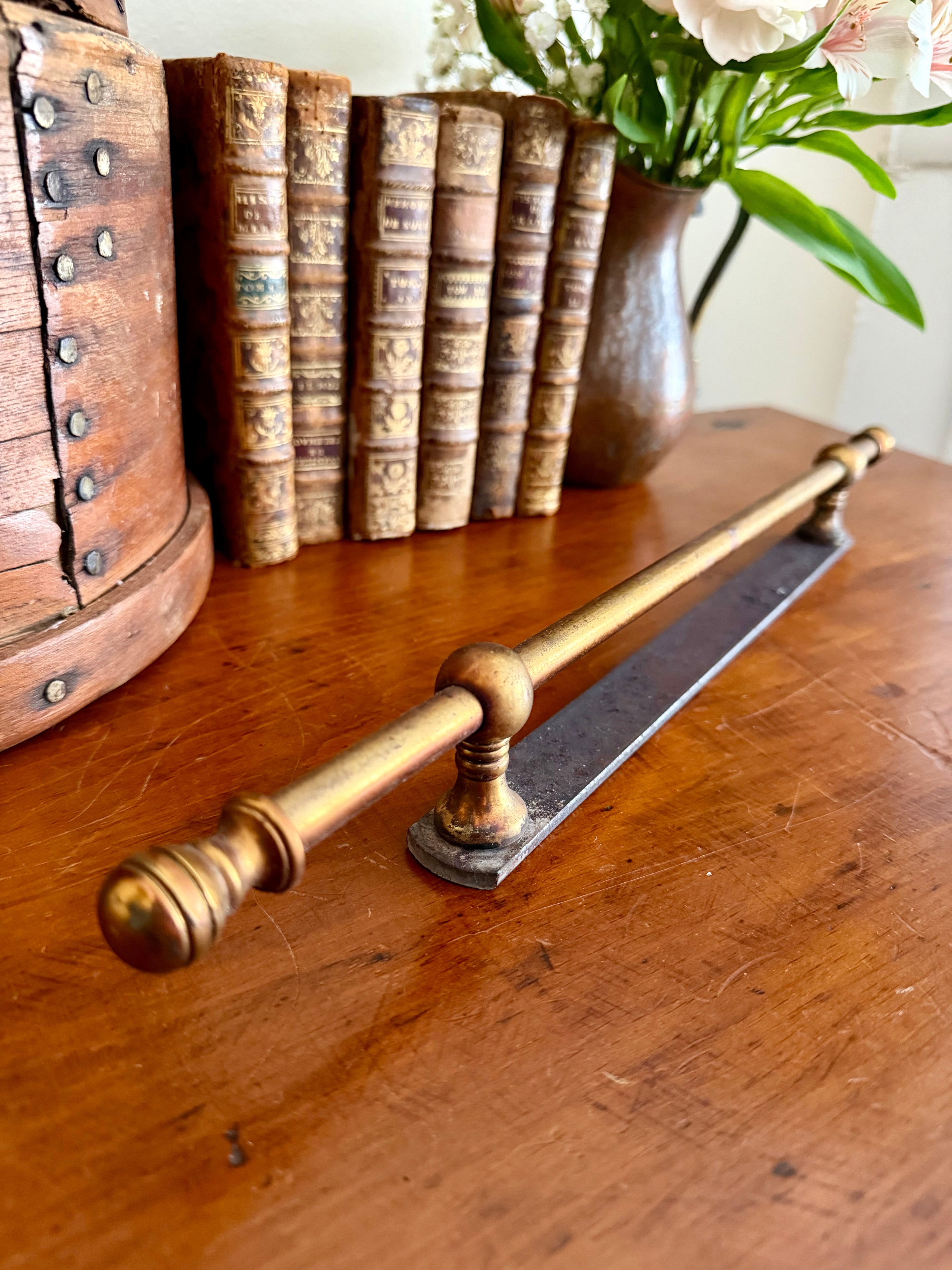 Brass Shelf Rail (salvage)